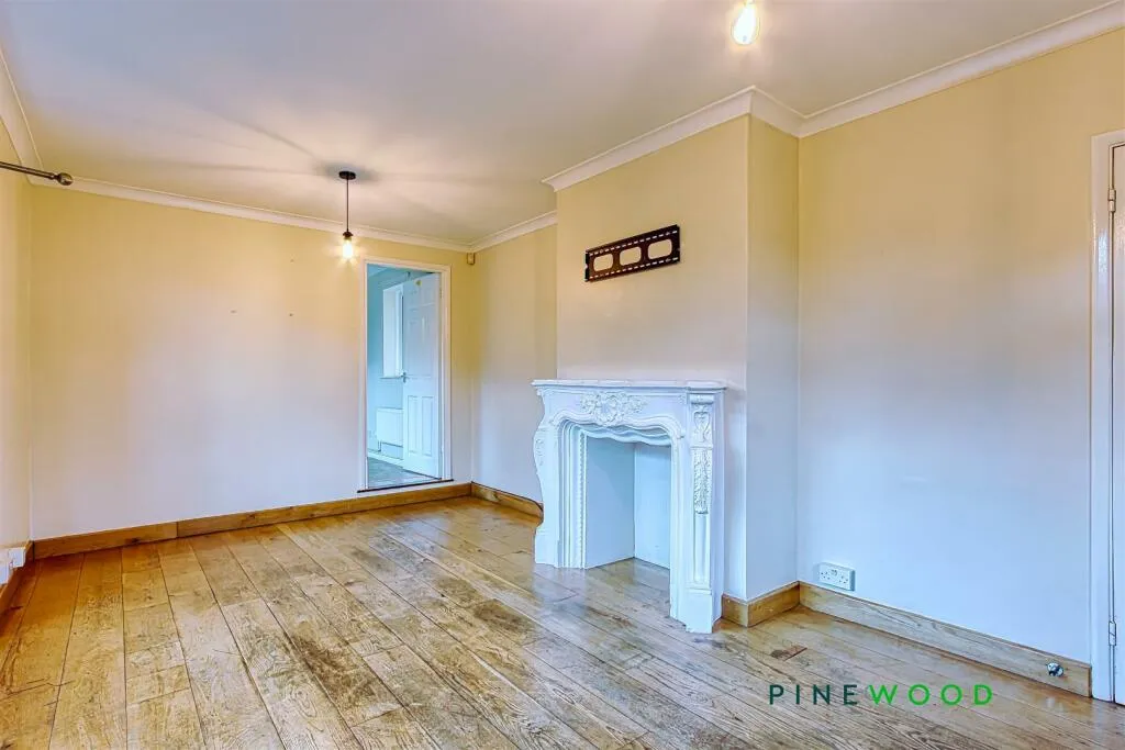 4 bed Detached