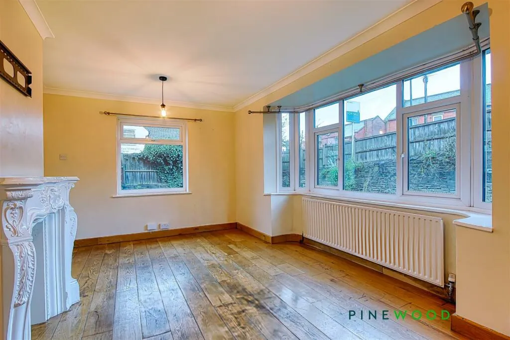4 bed Detached