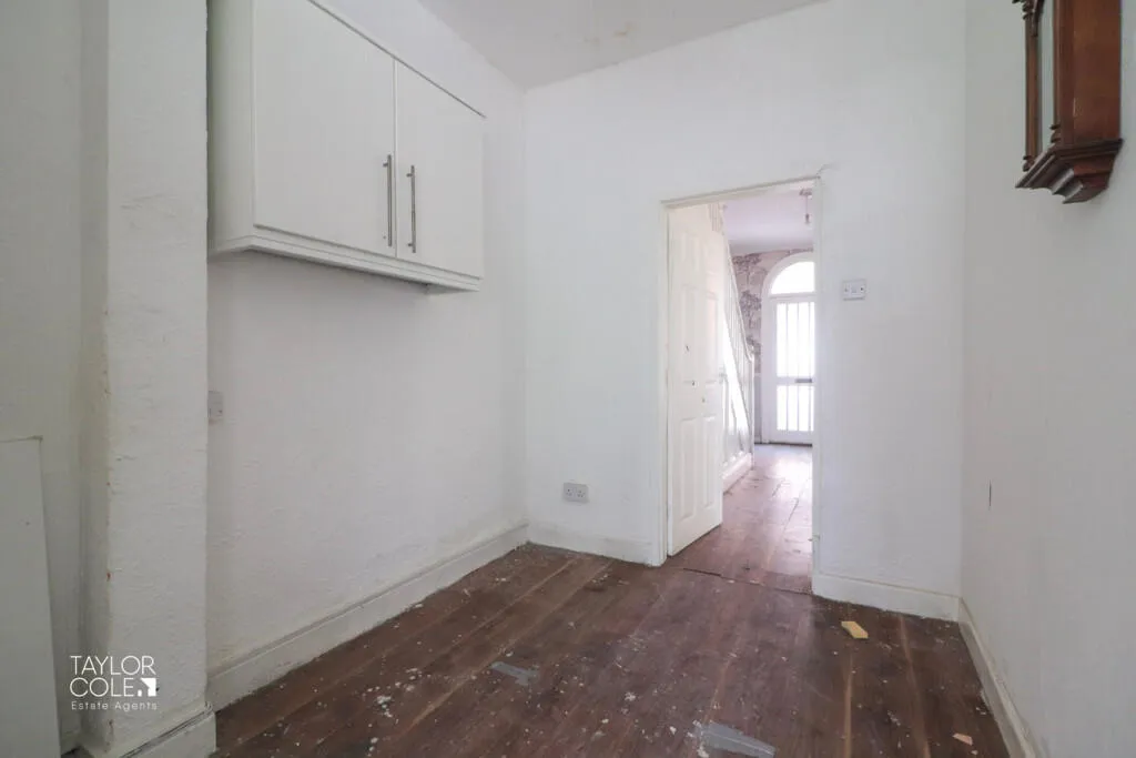 4 bed Detached