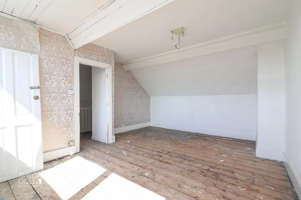 4 bed Detached
