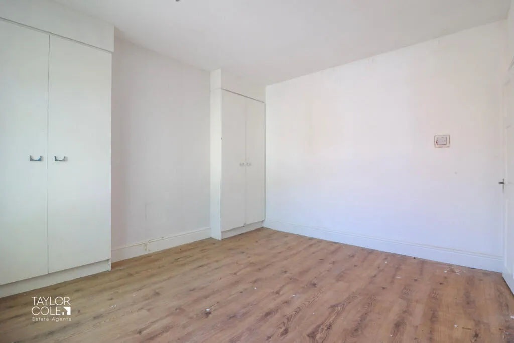 4 bed Detached