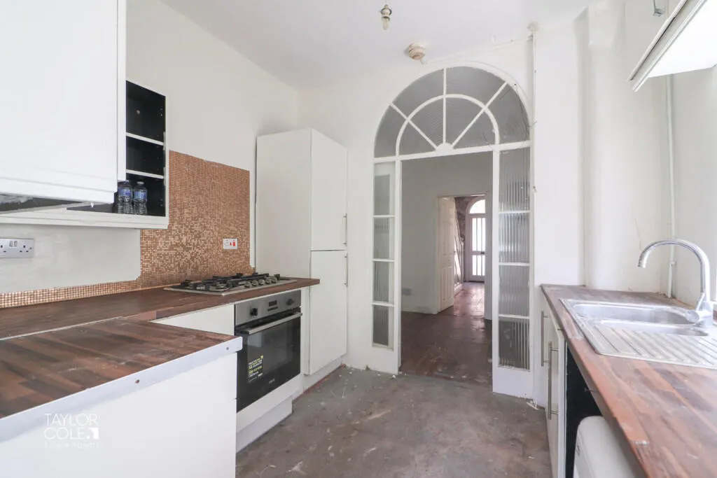 4 bed Detached