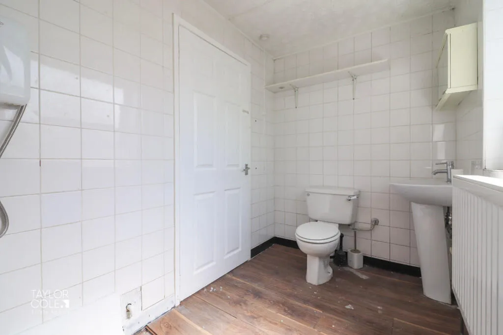 4 bed Detached