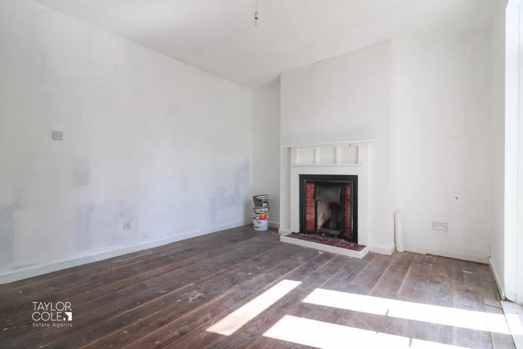 4 bed Detached