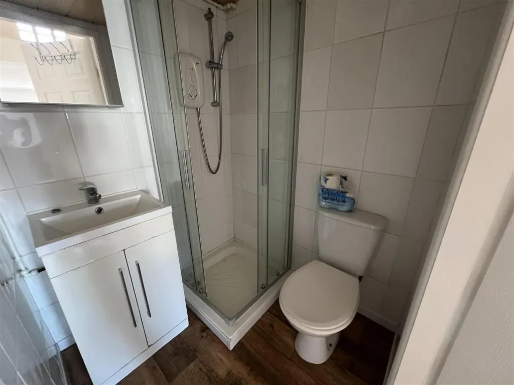 1 bed Commercial Property