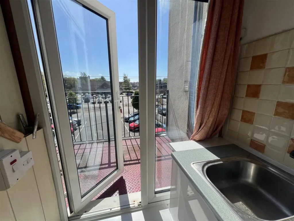 1 bed Commercial Property