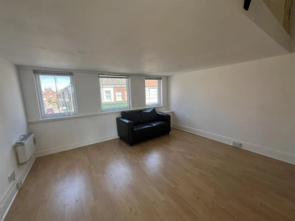 1 bed Commercial Property