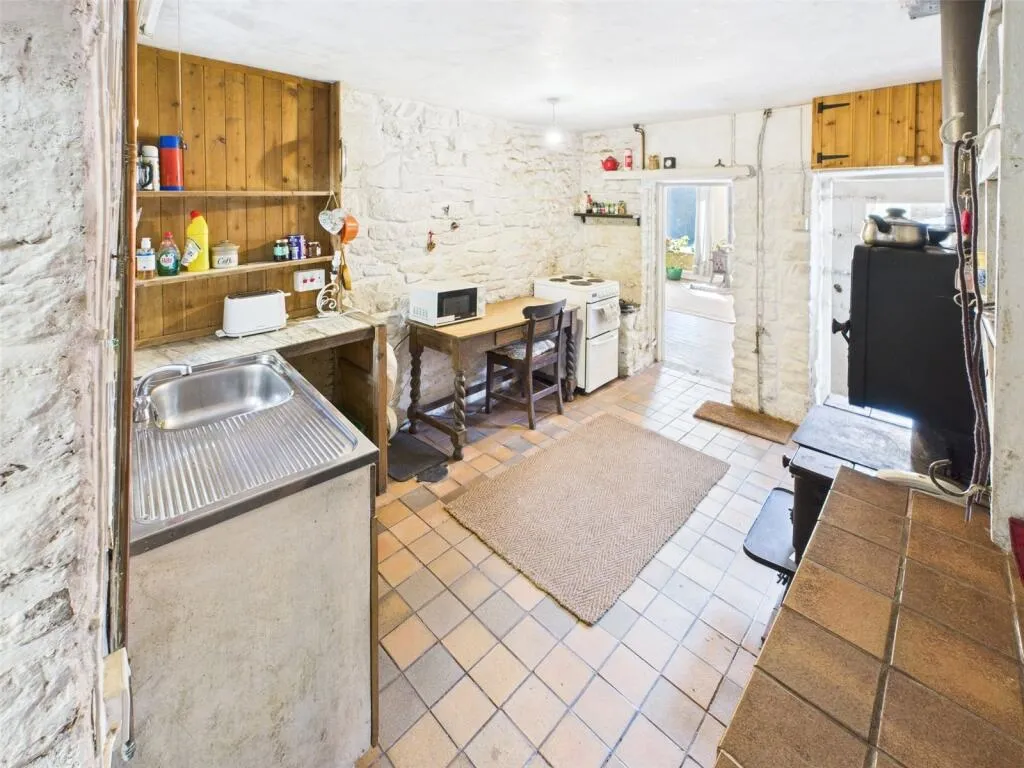 4 bed Detached