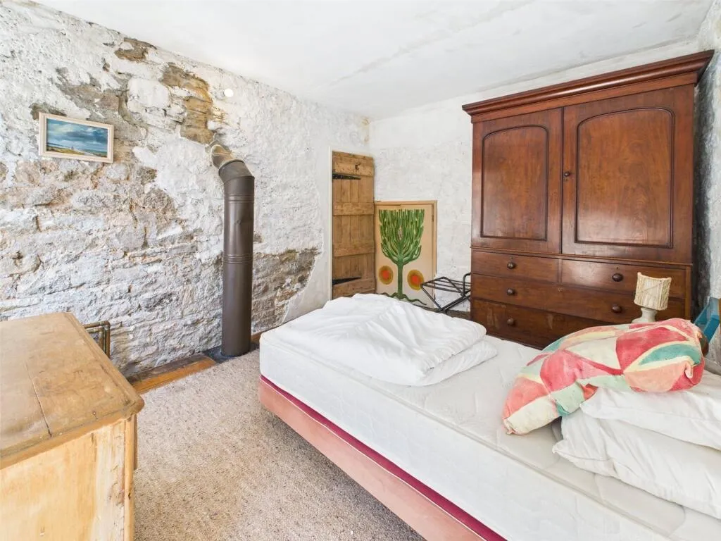 4 bed Detached