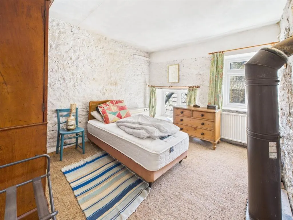 4 bed Detached