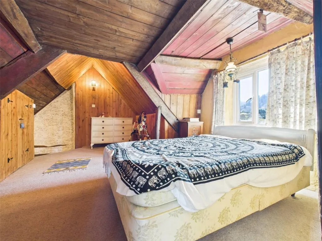 4 bed Detached