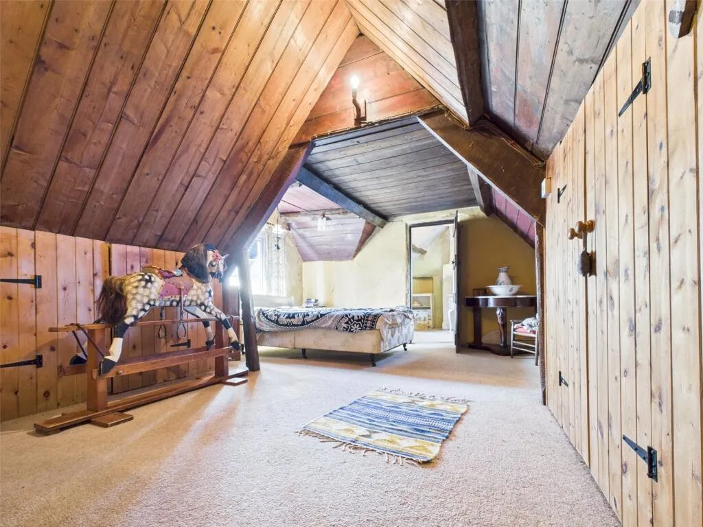 4 bed Detached