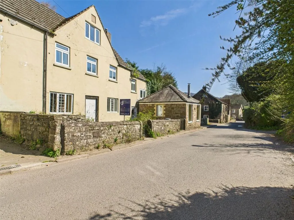 4 bed Detached