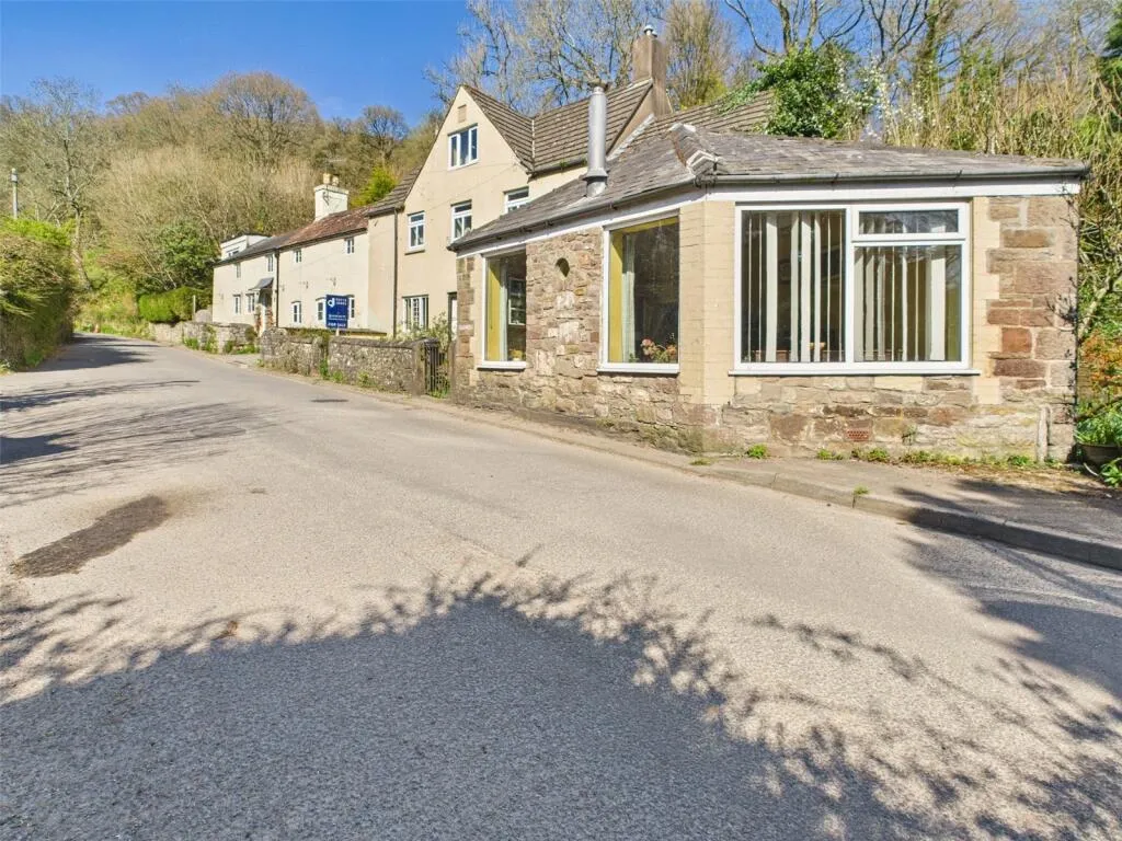 4 bed Detached