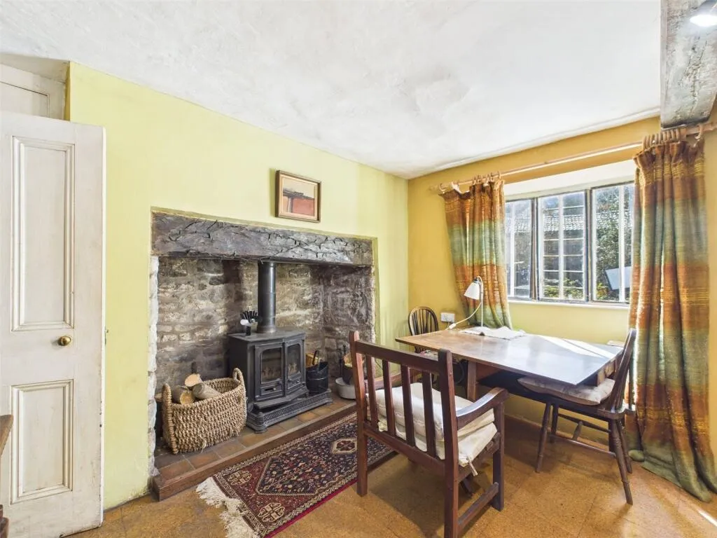 4 bed Detached
