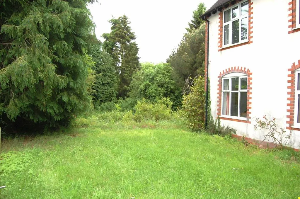 5 bed Detached
