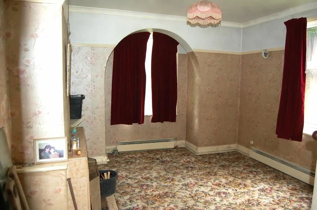 5 bed Detached