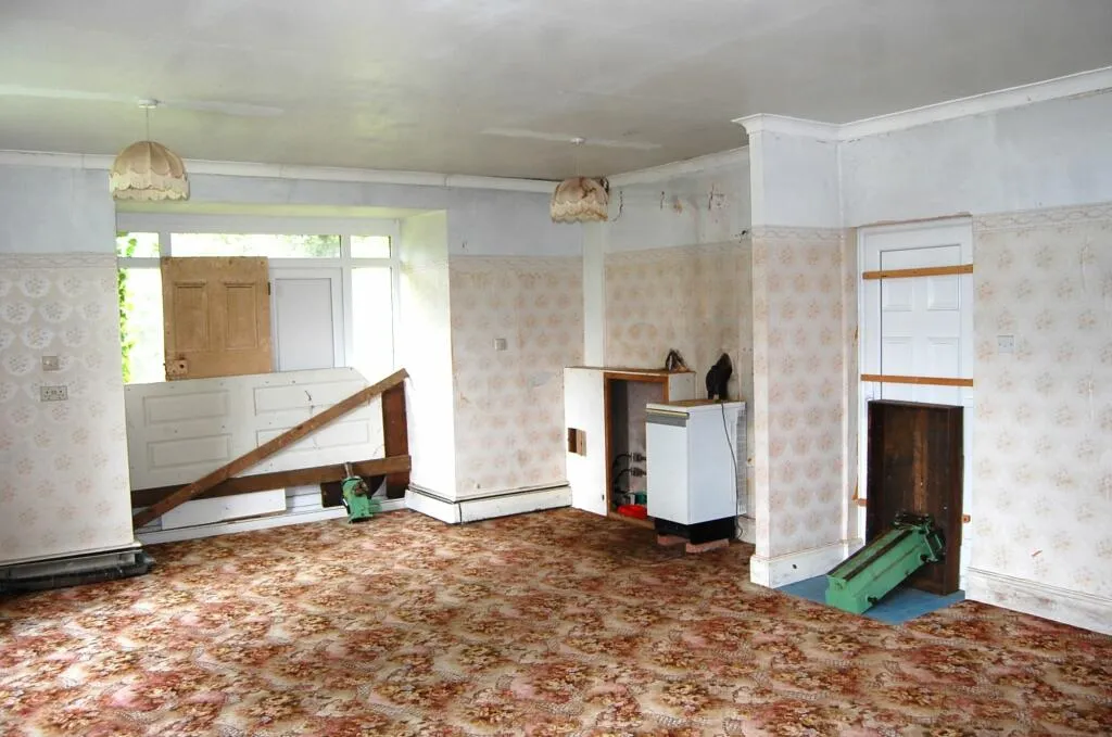 5 bed Detached
