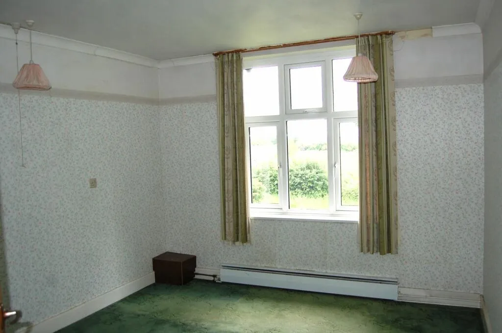 5 bed Detached