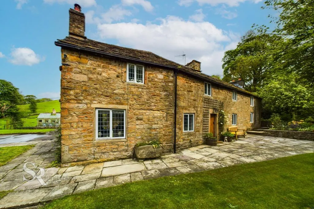 3 bed Character Property
