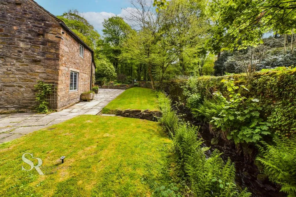 3 bed Character Property