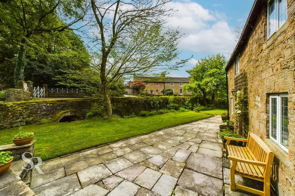 3 bed Character Property