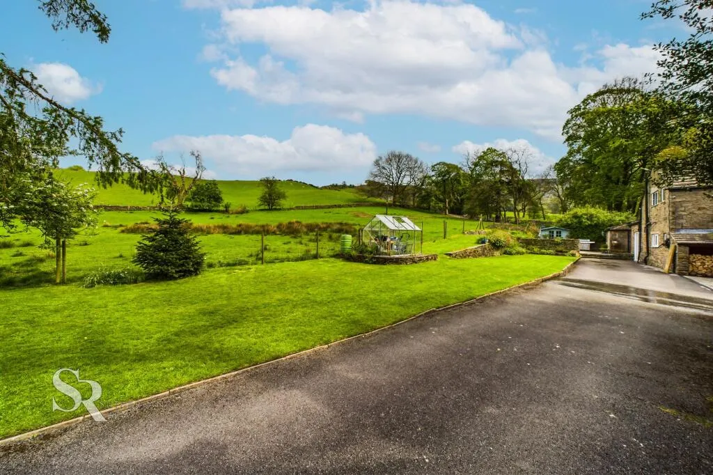 3 bed Character Property