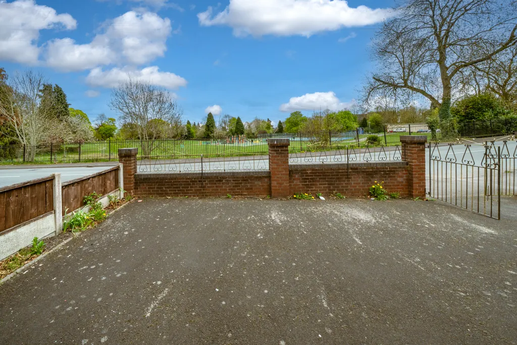 2 bed Detached Bungalow