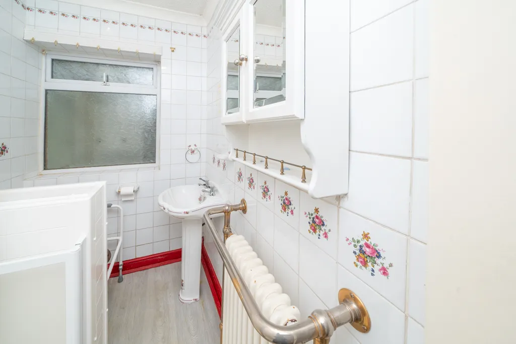 2 bed Detached Bungalow