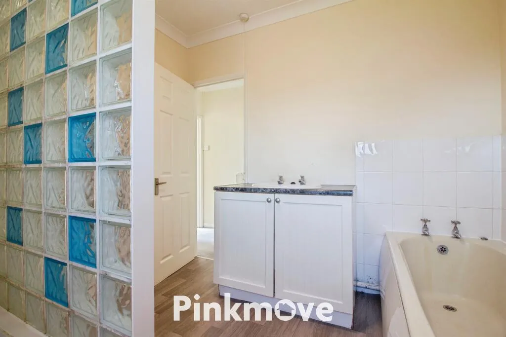 3 bed End of Terrace