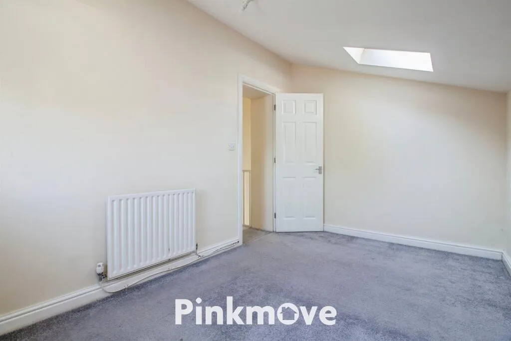 3 bed End of Terrace