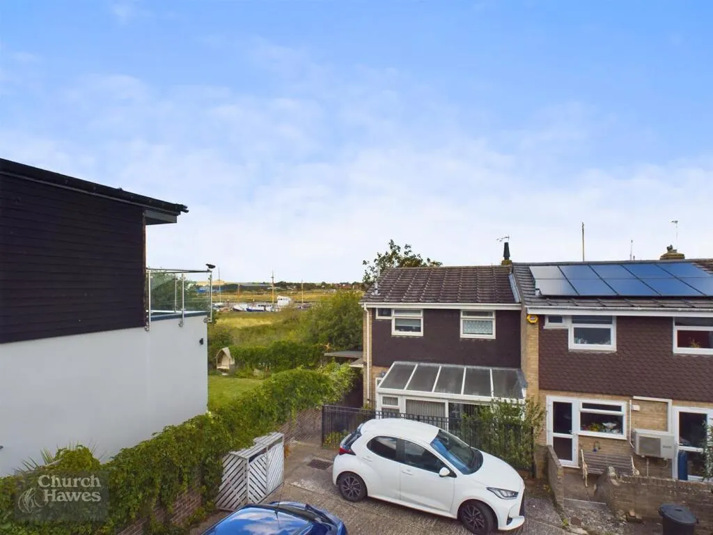 3 bed End of Terrace