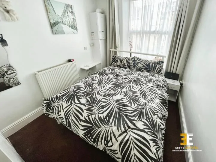 2 bed Ground Flat