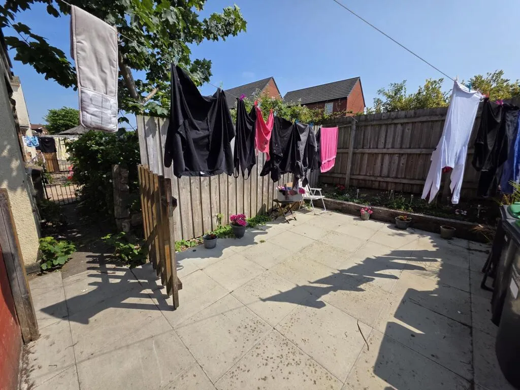 4 bed Terraced