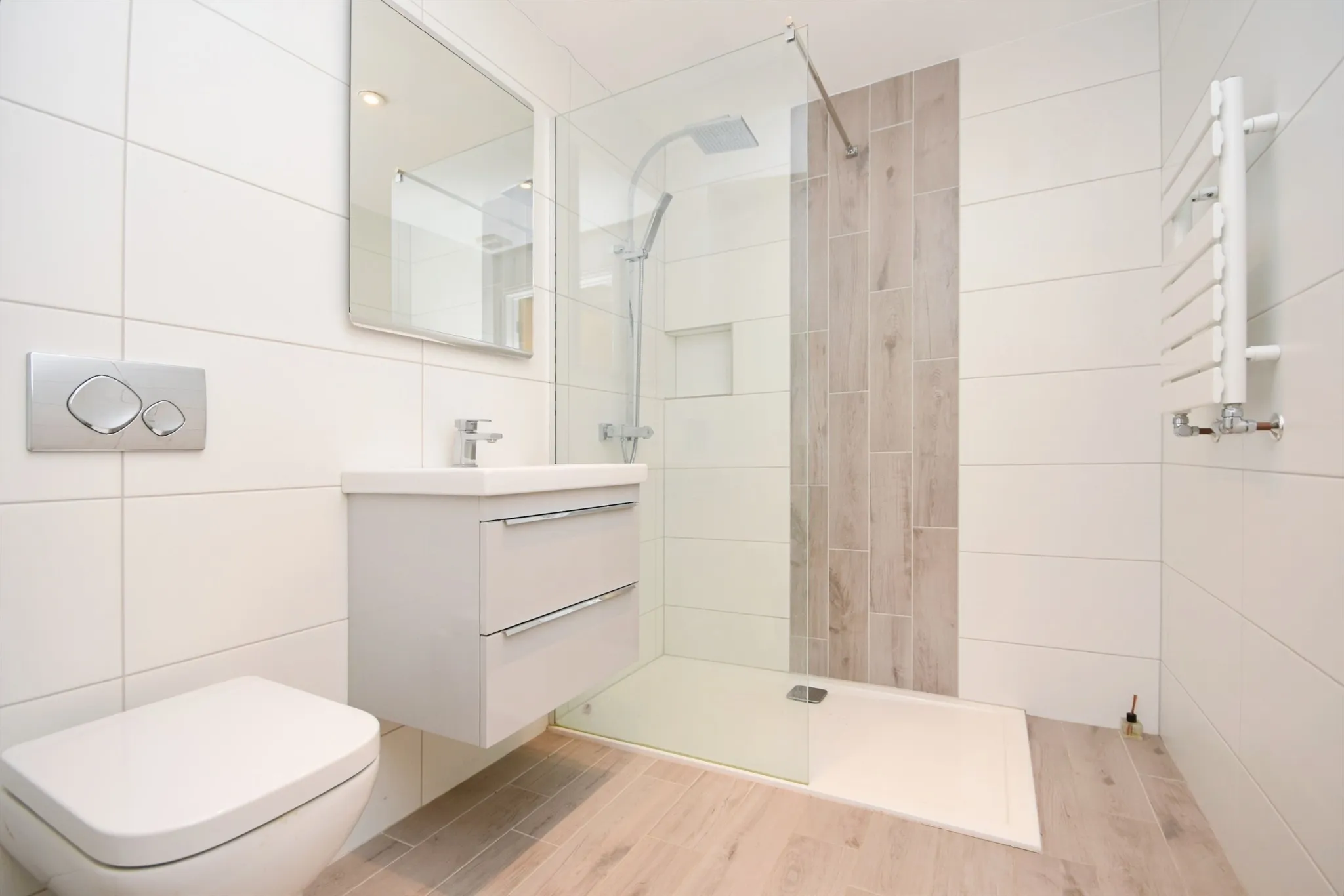 5 bed Detached