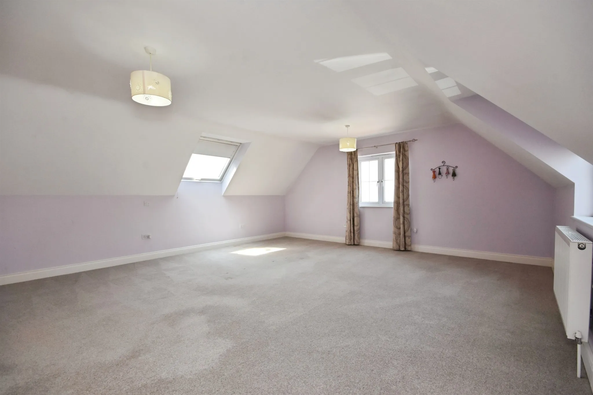 5 bed Detached