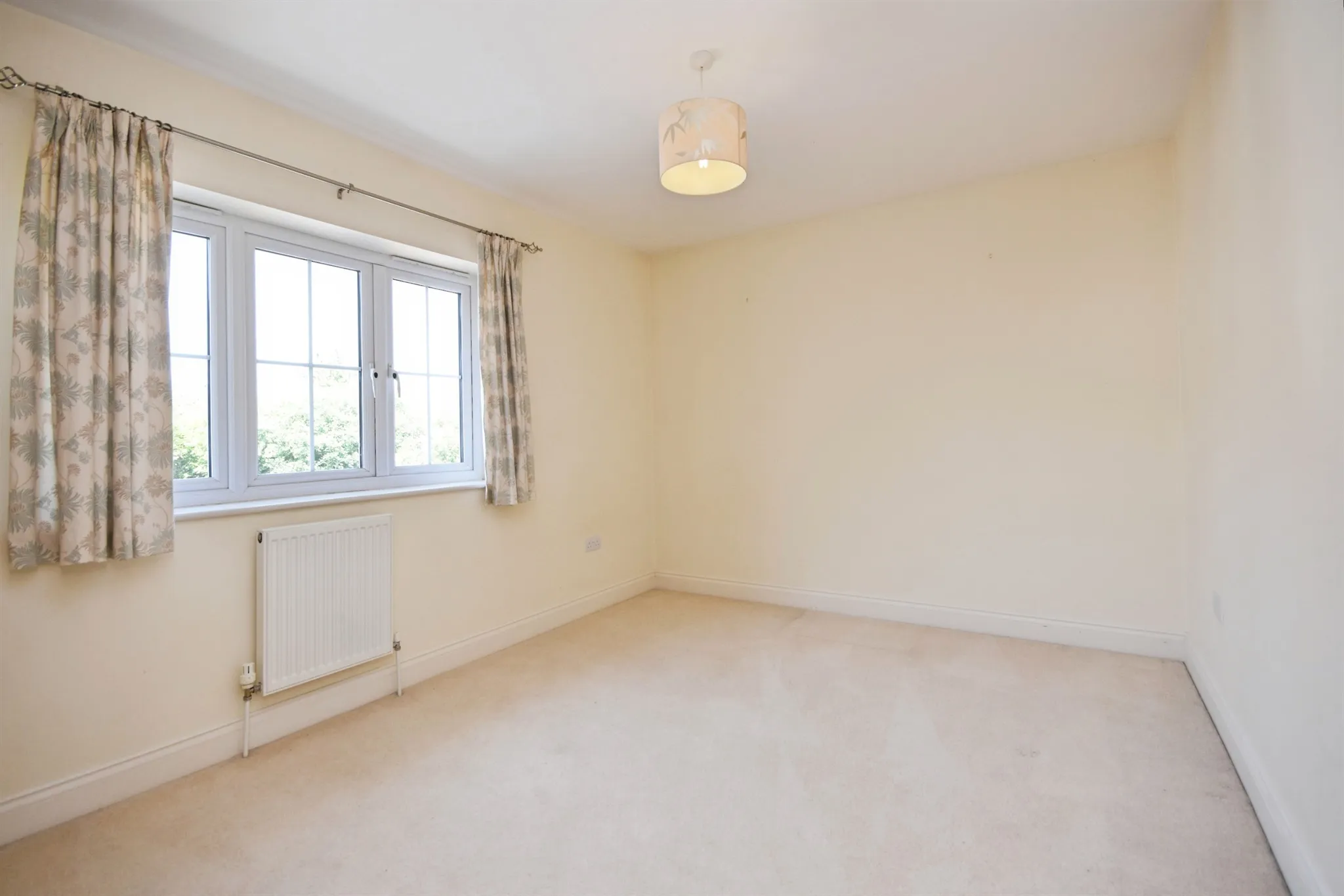 5 bed Detached
