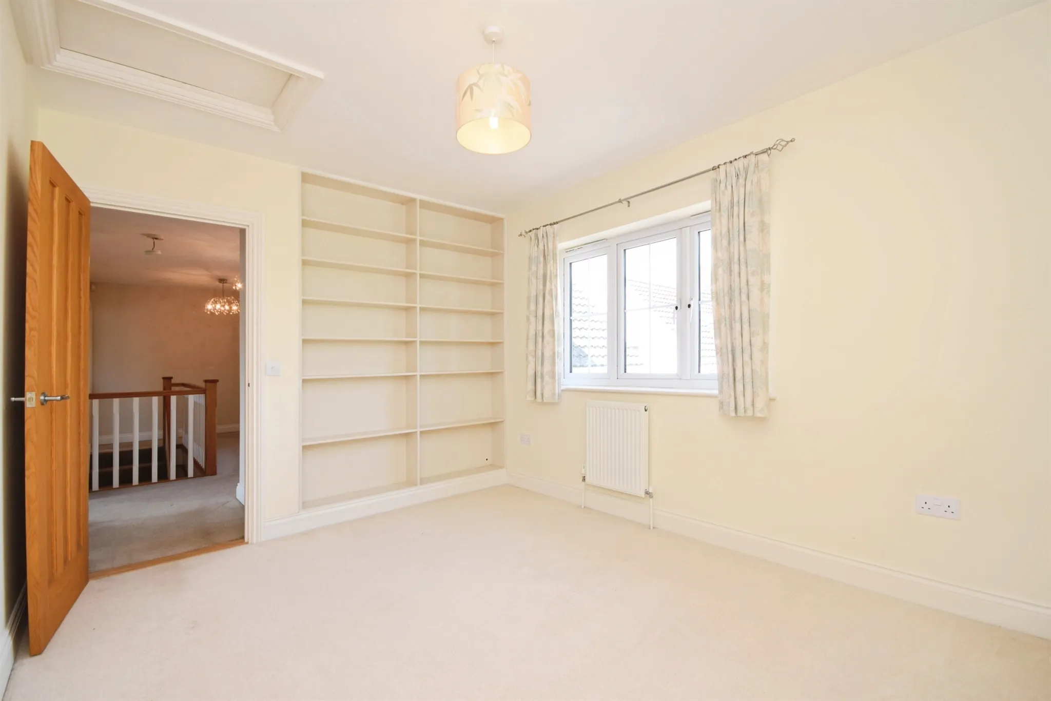 5 bed Detached