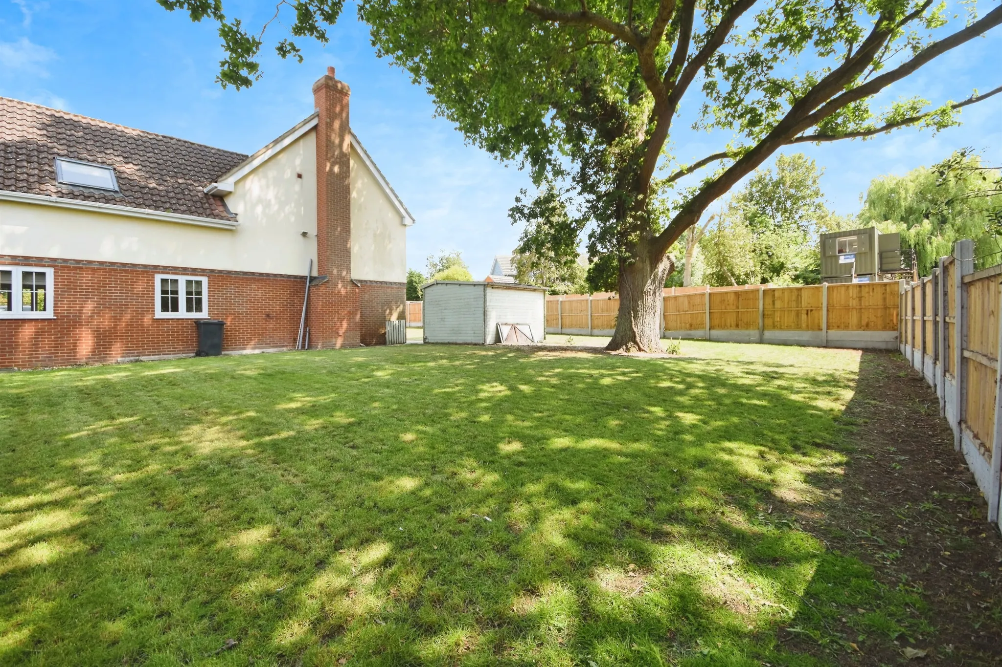 5 bed Detached