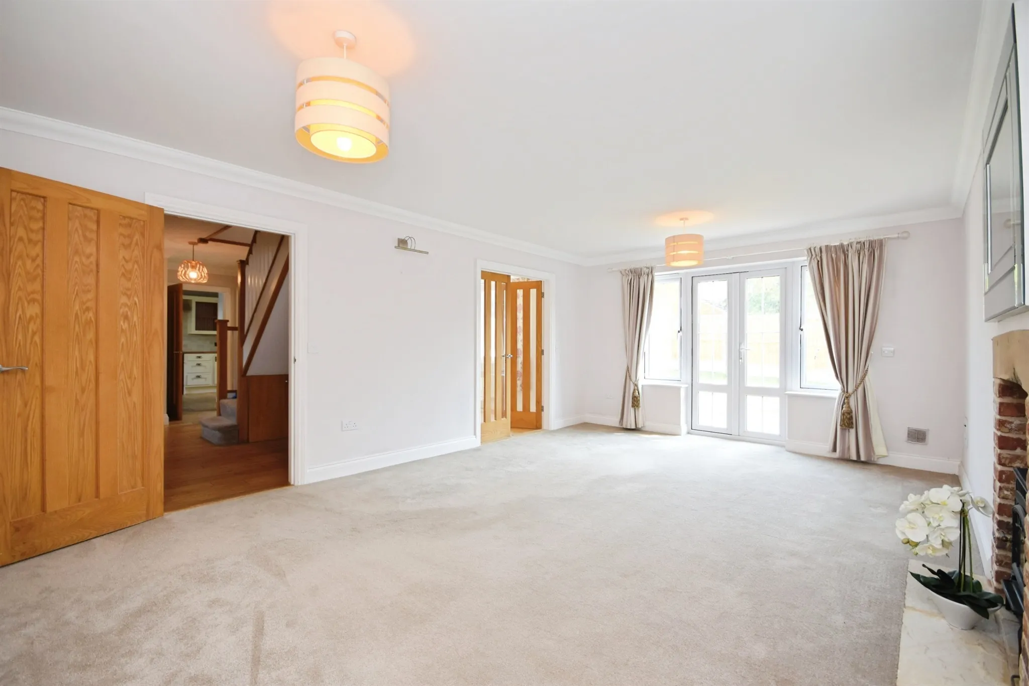 5 bed Detached