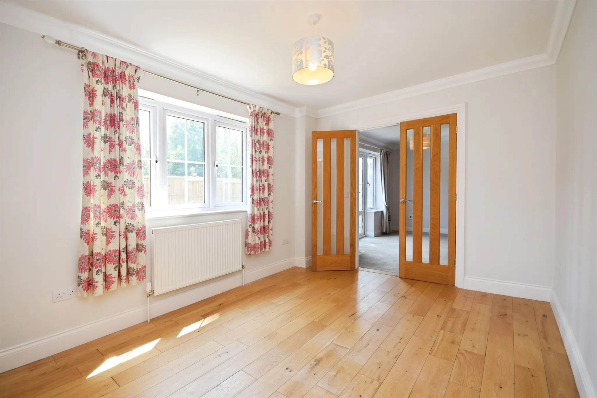 5 bed Detached