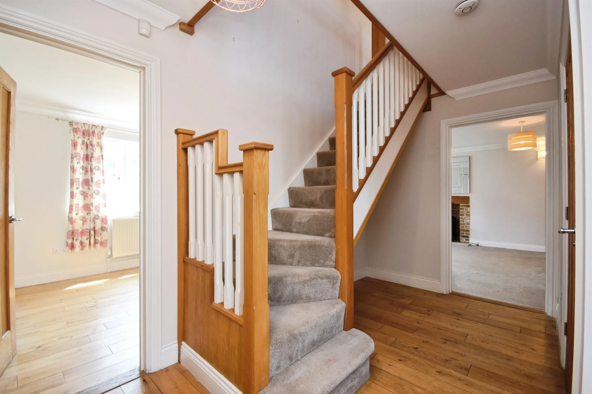 5 bed Detached