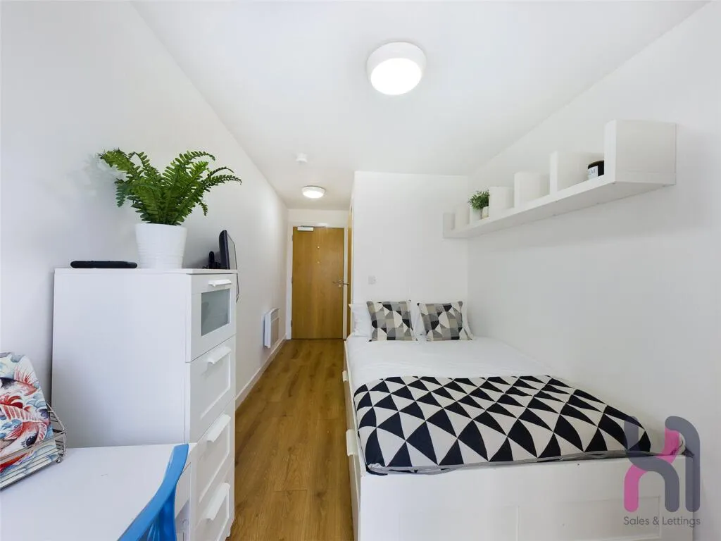 1 bed Private Halls