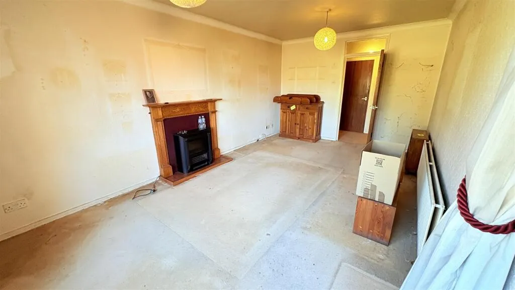 2 bed Ground Flat