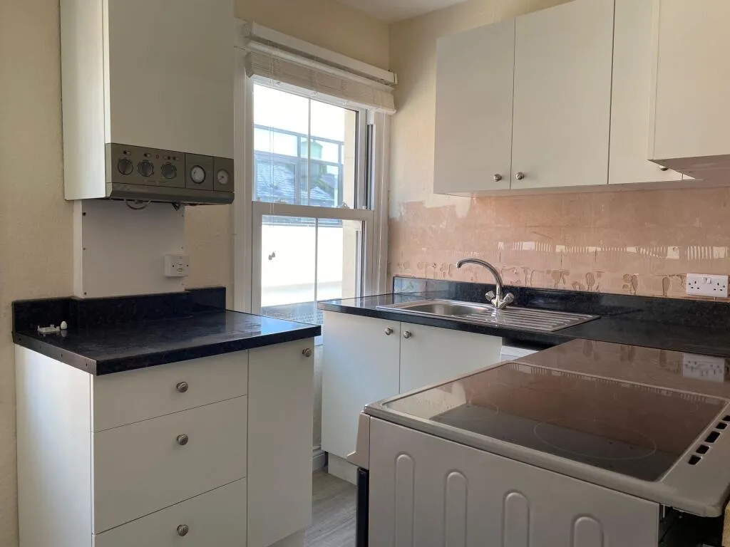 4 bed House of Multiple Occupation