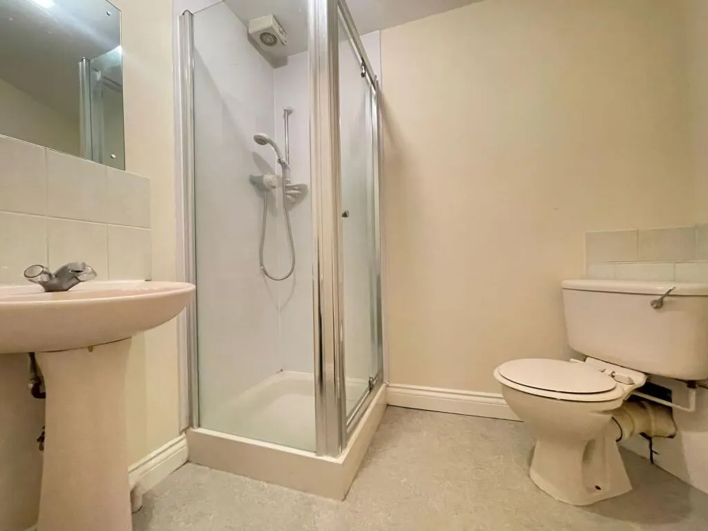 4 bed House of Multiple Occupation