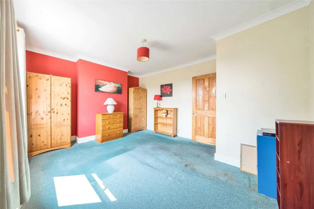1 bed Character Property