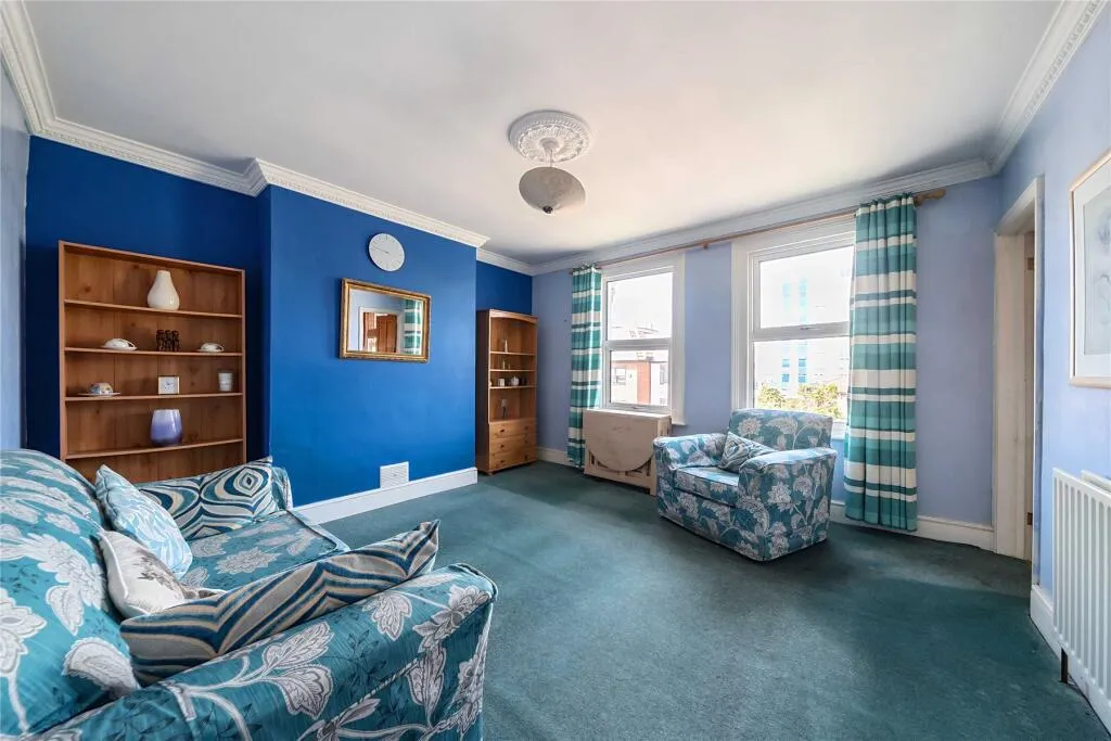 1 bed Character Property