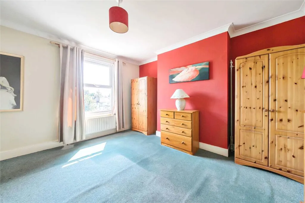 1 bed Character Property