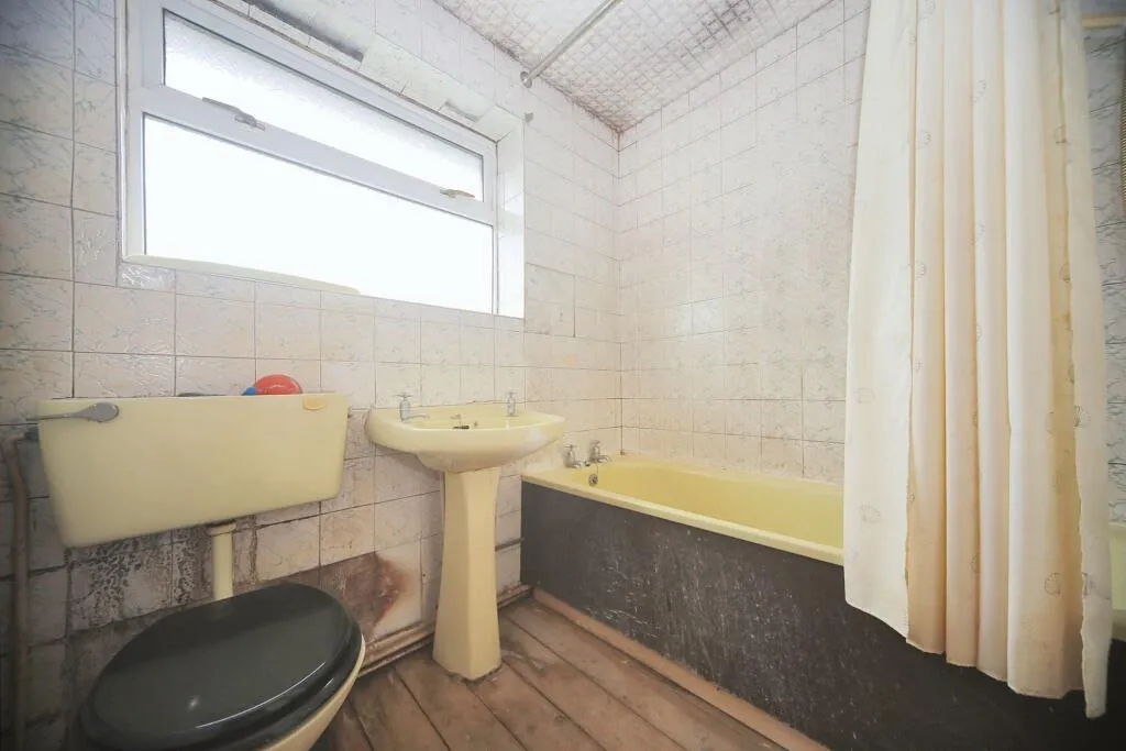 2 bed Semi-Detached